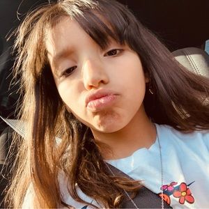 Meet your Posher, Valeria